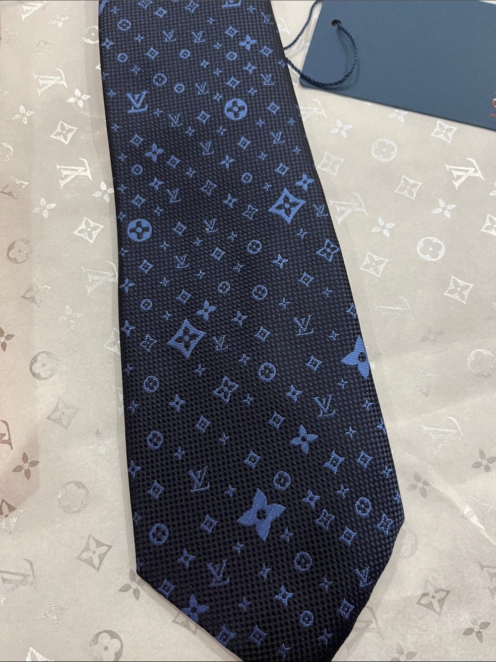Louis Vuitton Dark Navy with Light Blue Monogram Silk Tie - Picture 2 of 3
